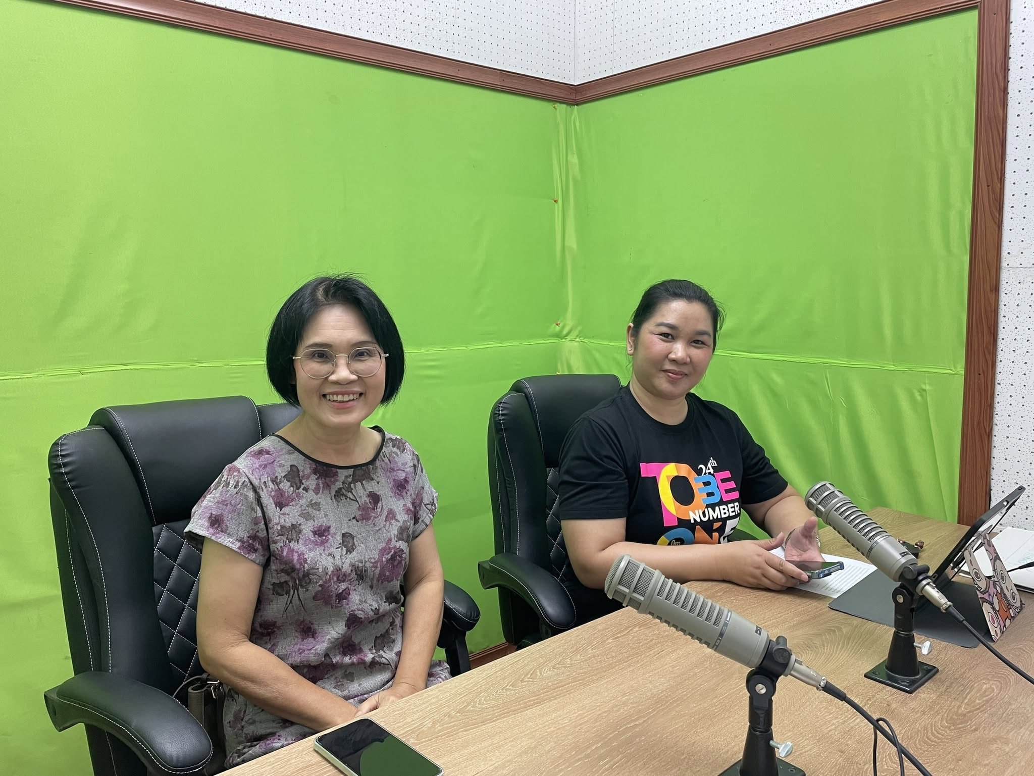 วันที่ 27 ตุลาคม 2569 เวลา 09.30 น. นายแพทย์สมชาย ชมภูคำ นายแพทย์สาธารณสุขจังหวัดกาฬสินธุ์ มอบหมายให้ ทันตแพทย์หญิงนวลนิตย์ บุตรดีสุวรรณ รองนายแพทย์สาธารณสุขจังหวัดกาฬสินธุ์ พร้อมด้วย ดร.ณัฐกฤตา
